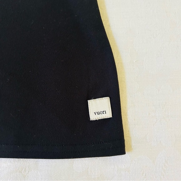 Vuori Energy Top in Black Large - Picture 7 of 8